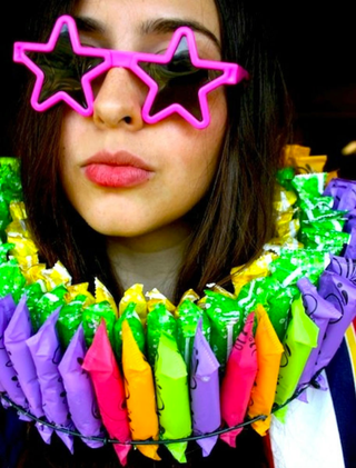 Illustration for article titled How To Make A Wreath Out Of Tampons